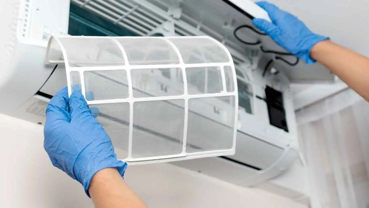 Quando cambiare i filtri del condizionatore? Ecco cosa dice la legge